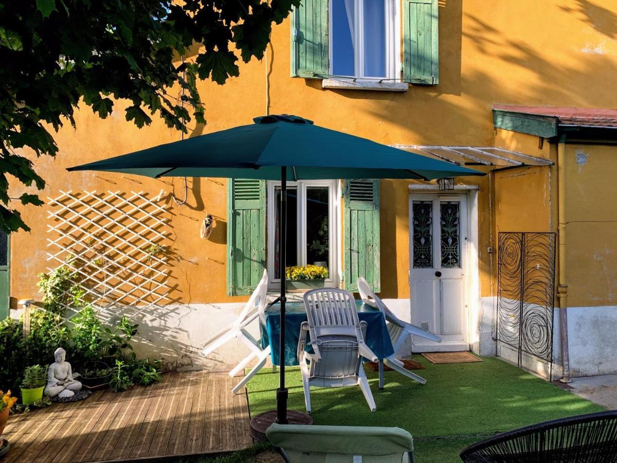 "La Petite Maison" Sainte-Foy-lès-Lyon Εξωτερικό φωτογραφία